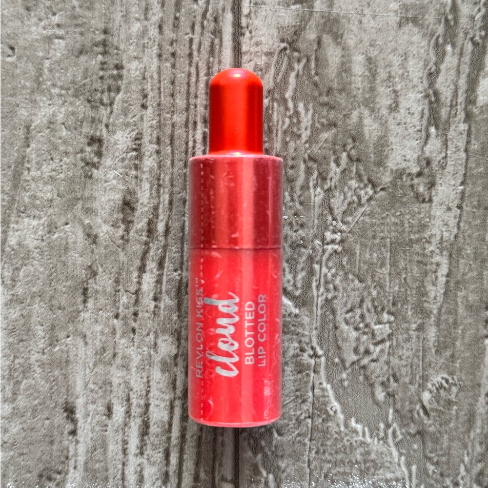 Revlon Kiss Cloud Blotted Lip Color - Red